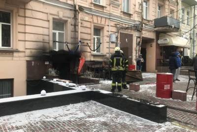 В центре Киева горело заведение с хот-догами - kp.ua - Киев - район Шевченковский