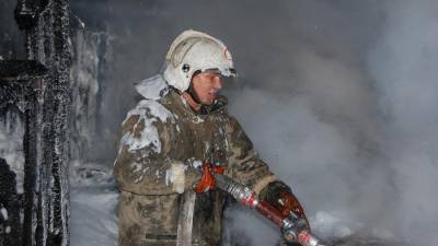 Один человек погиб при пожаре в жилом доме в Якутске - iz.ru - Москва - респ. Саха - Якутск