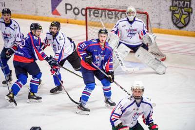 "Сахалинские акулы" и сборная области провели товарищеский матч - sakhalin.info - Сахалинская обл. - Южно-Сахалинск