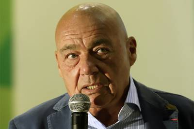 Владимир Познер - Познер обрадовал предположением о сроках открытия границ - mk.ru - Англия