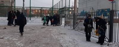 В Красноярске из-за сообщений о минировании эвакуировали десятки школ - runews24.ru - Красноярский край - Красноярск - Сосновоборск