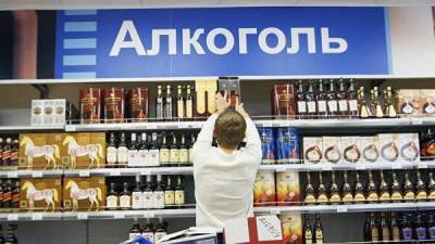 Денис Мантуров - В ОП предложили разрешить продажи крепкого алкоголя только в алкомаркетах nbsp - smartmoney.one