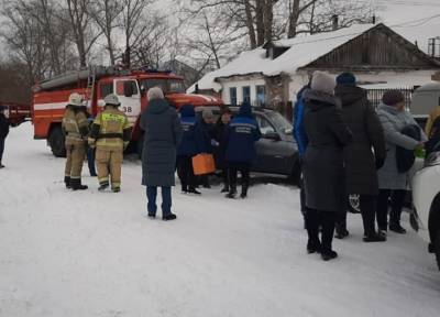 Снесло вниз: четверо на Алтае погибли из-за схода снега с крыши зернохранилища - province.ru - Барнаул - респ. Алтай