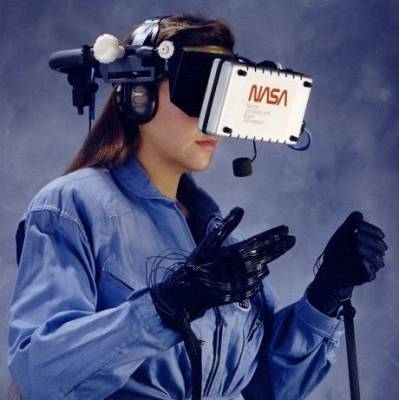 Илон Маск - Марк Цукерберг - Цукерберг: в будущем люди будут «ходить» на работу с помощью VR - enovosty.com