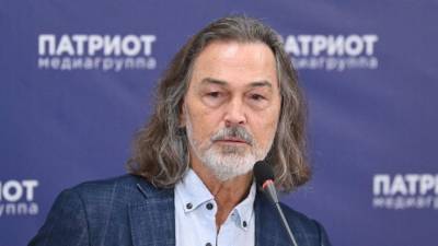 64-летний художник Никас Сафронов попросил похоронить его в семейном склепе - newinform.com - Ульяновск - Ульяновская