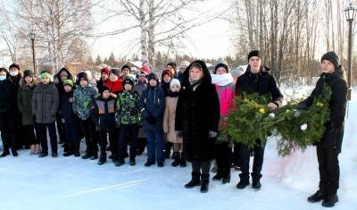 Тобольские ученые провели митинг у пямятника великого ученого-химика - nashgorod.ru - Тобольск - Уральск