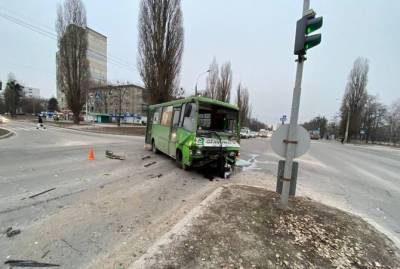 В Харькове грузовик снес маршрутку. Три человека пострадали - kp.ua - Харьков - Запорожье
