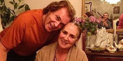 Звезда 70-х. Жена певца Энгельберта Хампердинка умерла от коронавируса - nv.ua - Лос-Анджелес