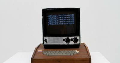 Стив Джобс - Стив Возняк - Оригинальный компьютер Apple, выпущенный 45 лет назад, продали за 1,5 миллионов долларов - focus.ua - штат Гавайи - шт. Калифорния