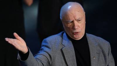 Никас Сафронов - Леонид Куравлев - Сафронов рассказал, почему Куравлев отказался поставить жене шикарный памятник - 5-tv.ru - РСФСР