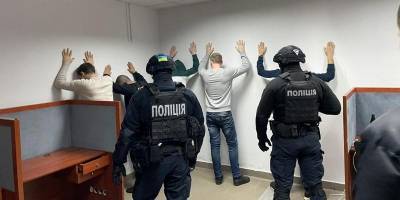 В Украине задержали коллекторов, которые шантажировали должников порнографией с их изображением, видео - ТЕЛЕГРАФ - telegraf.com.ua