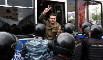 Силовики пополняют запасы оружия на фоне январских протестов - newizv.ru - Санкт-Петербург - Екатеринбург - Московская обл. - Новосибирск - Нижний Новгород - респ. Алания