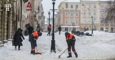 В Украине продолжается снегопад. В Киеве и Львове пробки, а движение по некоторым дорогам в семи областях ограничено - hromadske.ua - Киев - Киевская обл. - Львов - Черниговская обл. - Волынская обл. - Житомирская обл. - Львовская обл.