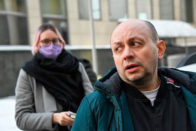 Алексей Навальный - Сергей Смирнов - Дмитрий Спирин - Суд сократил срок ареста главреда «Медиазоны» - lenta.ru