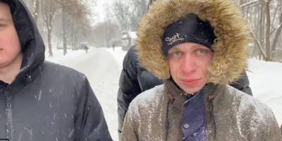 Виктор Медведчук - Тарас Козак - Митинг против закрытия каналов Медведчука: протестующим платят по 500 гривен за «просто постоять» — видео - nv.ua - Киев