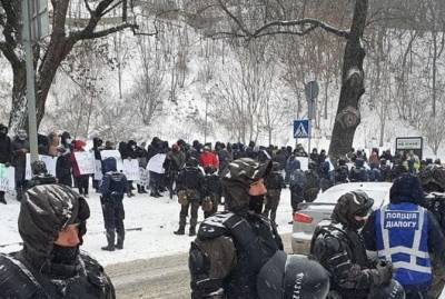 Журналисты закрытых каналов "112 Украина", NewsOne и ZIK провели акцию протеста против ограничения свободы слова - kp.ua