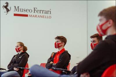 Мик Шумахер - Маттиа Бинотто - Лоран Мекис - В Академии Ferrari начался новый сезон - f1news.ru - Абу-Даби