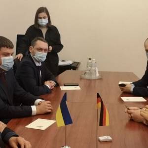 Германия даст Украине 13 млн евро на ремонт медучреждений на востоке страны - reporter-ua.com - Украина - Киев - Луганская обл. - Германия - Запорожская обл. - Харьковская обл. - Днепропетровская обл. - Донецкая обл.