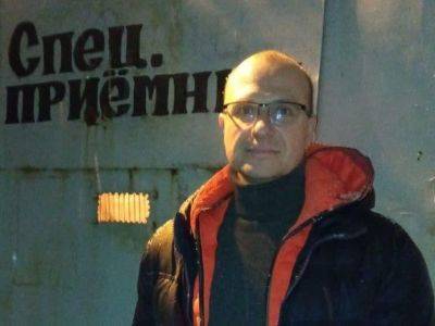 Алексей Гресько - В Екатеринбурге полицейские задержали главу штаба Навального и увезли его в Москву - kasparov.ru - Москва - Екатеринбург