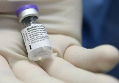 Владимир Зеленский - Альберт Бурла - Зеленский поговорил с главой Pfizer, а Радуцкий призвал усилить ответственность за подделку вакцин - kp.ua
