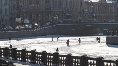 Горожане решились выйти на лед из-за наступивших морозов - piter.tv - Санкт-Петербург