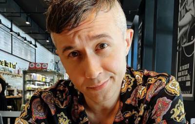 Сергей Бабкин - Снежана Бабкина - Бабкин после серьезной операции впервые показался без очков: как выглядит певец, неожиданные кадры с "Лиги смеха" - sport.politeka.net