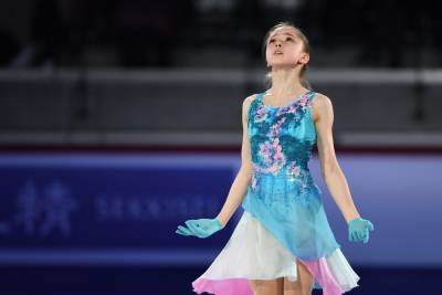 Камила Валиева - Алина Загитова - Евгения Медведева - Камил Валиев - Валиева дала совет Медведевой после триумфа на Кубке Первого канала. ФОТО - sport.ru - Москва