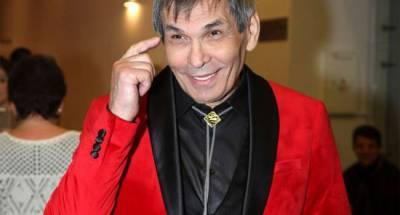 Бари Алибасов - Уезжал вместе с сыном: Бари Алибасова заметили в инвалидной коляске в аэропорту - goodnews.ua - Москва - Калининград