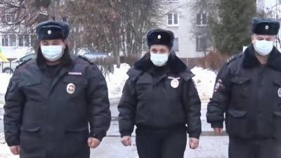 В подмосковном Воскресенске полицейские спасли людей из горящего дома - 1tv.ru - Московская обл. - Воскресенск