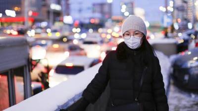 Петербуржцев предупредили об опасности ношения маски на морозе - piter.tv - Ленинградская обл. - Санкт-Петербург