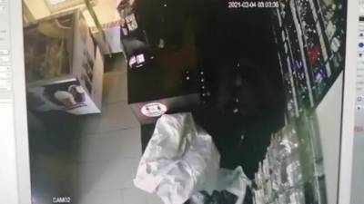 Полиция задержала участников преступной группы, которая по ночам обворовывала магазины с алкоголем и табаком - piter.tv - Санкт-Петербург - р-н Всеволожский