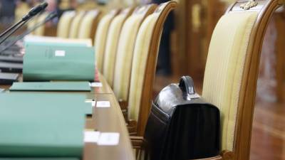 Комитет ГД поддержал снятие возрастных ограничений для ряда госслужащих - gazeta.ru