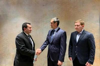 Роман Амстиславский встретился с помощником Полномочного представителя Президента РФ в СКФО - kavkaz.mk.ru - окр. Скфо