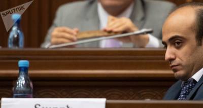 А что делаем мы?! Оппозиционер Симонян задал вопрос о миротворцах спикеру парламента - ru.armeniasputnik.am - Армения