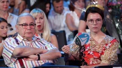 Евгений Петросян - Татьяна Брухунова - Евгения Петросяна - «Объявление для неравнодушных»: Брухунова улетела в Сочи без Петросяна и сына - 5-tv.ru - Сочи