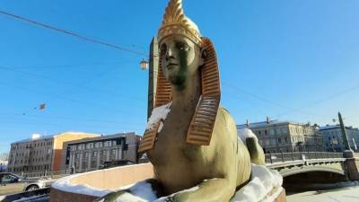 Олег Никитин - Вандалы в Петербурге "разукрасили лица" сфинксам на Египетском мосту - nation-news.ru - Санкт-Петербург - Царьград