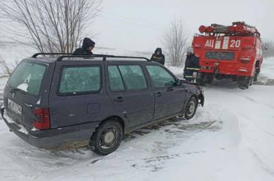 На Волыни из снежных заносов вытащили более 40 автомобилей - lenta.ua - Луцк - Волынская обл. - Гсчс