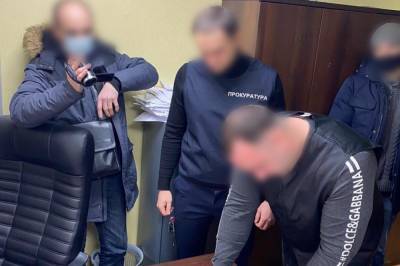 Адвокат пытался "купить" следователя ГБР за 2 тыс. долларов - zik.ua - Харьков - Полтава