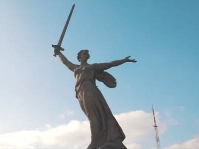 Владимир Путин - В Волгограде бюджетников собрали на акцию в поддержку Путина под видом съемок клипа группы «Любэ» - rosbalt.ru - Волгоград