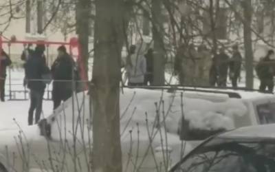 ЧП в Харькове: в жилом доме забаррикадировался мужчина, есть угроза взрыва, первые детали и кадры - kharkov.politeka.net - Харьков