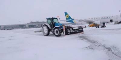 Снегопады в Украине: в аэропорту Борисполь отменяются и задерживаются рейсы - nv.ua - Киев - Львов - Анкара - Херсон - Запорожье - Стамбул - Борисполь