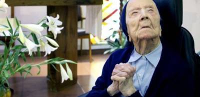 116-летняя монахиня победила коронавирус - lenta.ua - Франция