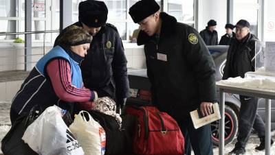 Елена Марковская - Два сотрудника Северо-Кавказской таможни задержаны за покушение на взятку в 10 млн руб. - gazeta.ru - Москва