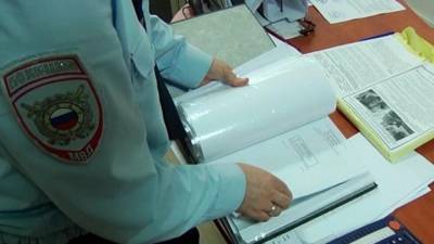 Мужчина напал на участкового, мешавшего ему кидать камни в окно знакомой - vesti.ru - Абакан - респ. Хакасия