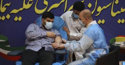 Хасан Рухани - В Иране стартовала вакцинация от COVID-19: российской "Спутник V" первым привили сына главы МОЗ - tsn.ua - Россия - Иран - Тегеран