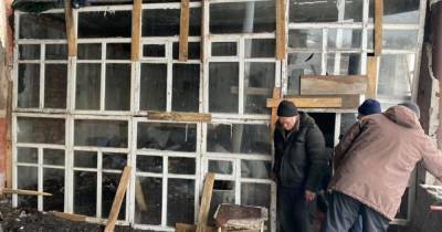 В Днепре неравнодушные горожане утеплили "дом", где проживает пара бездомных, которая ждет ребенка - tsn.ua - Одесская обл. - Днепр
