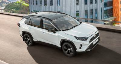Toyota запустила в России комплекс Connected Services на кроссовере Toyota RAV4 - avtonovostidnya.ru