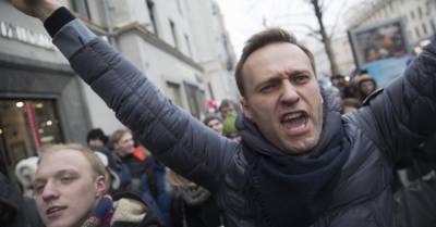 Алексей Навальный - Соратники Навального анонсировали новую акцию - с фонариками во дворах - rus.delfi.lv