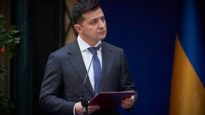 Владимир Зеленский - Андрей Головачев - Аналитик Головачев сравнил политику Зеленского с боксом без правил - polit.info - Украина - Киев