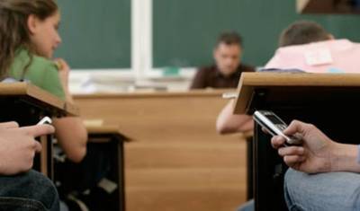 Глава Ингушетии предложил запретить сотовые телефоны в вузах и школах - newizv.ru - респ. Ингушетия - Япония